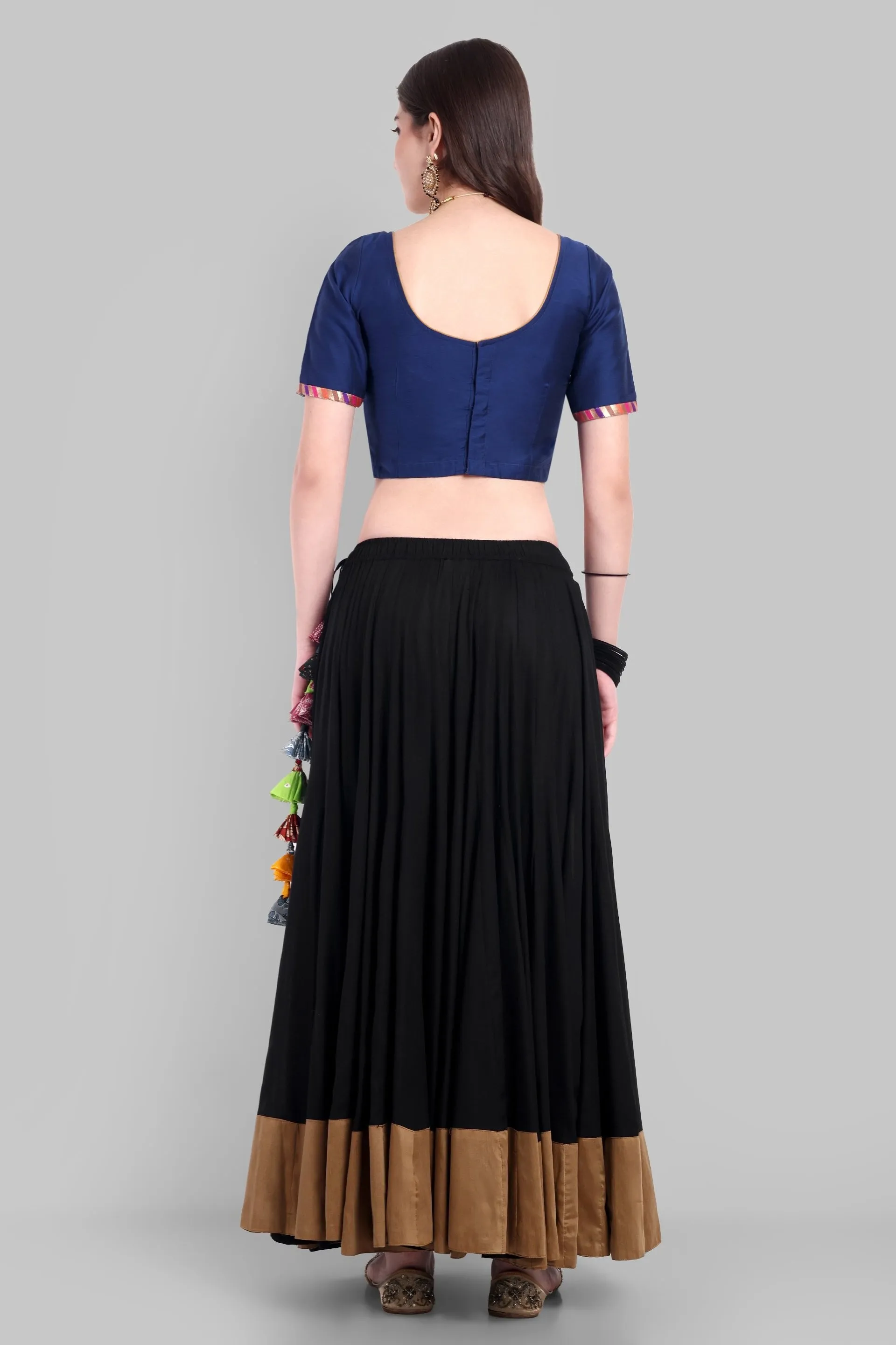 100 Kalis Black Skirt with Old gold Border