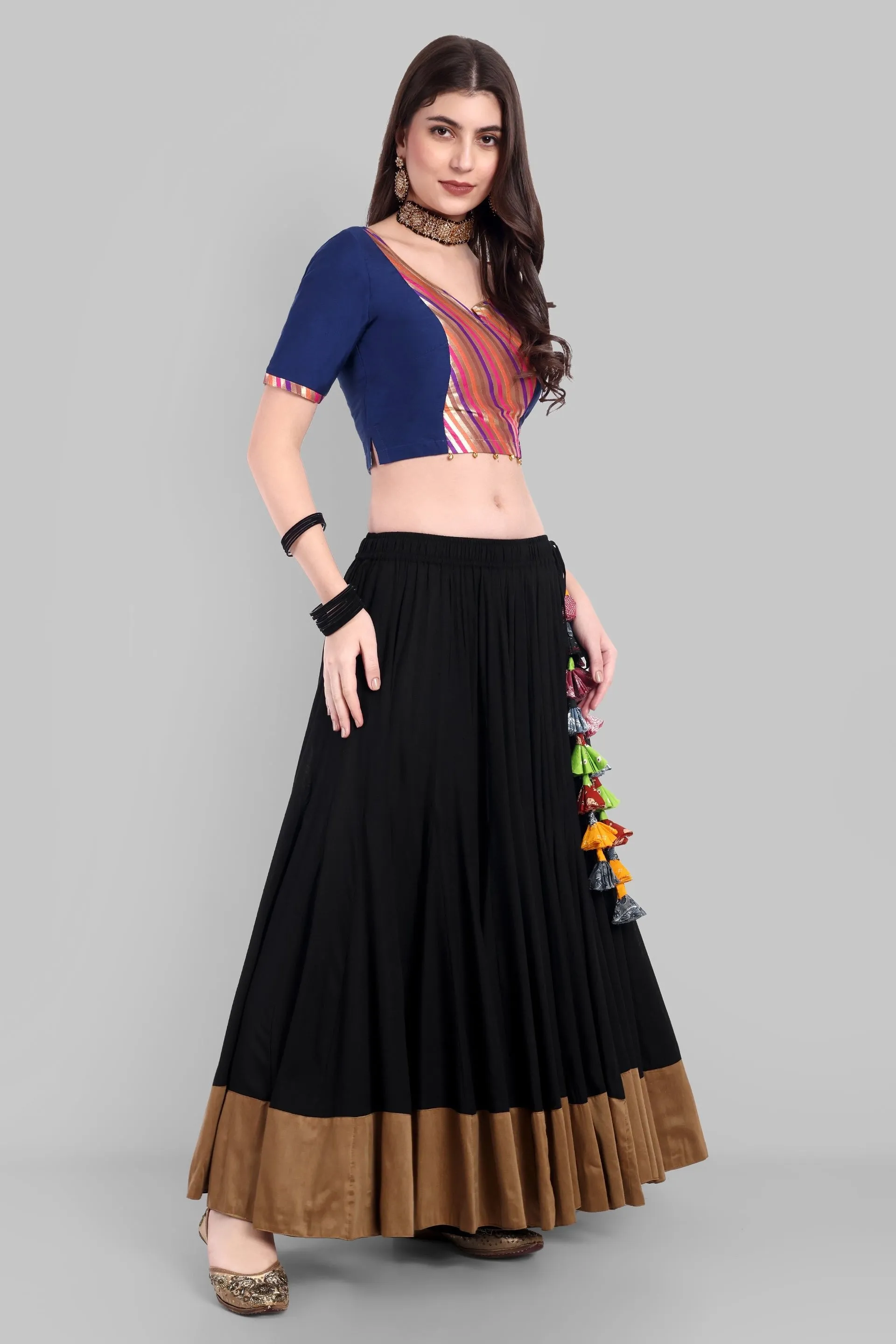 100 Kalis Black Skirt with Old gold Border