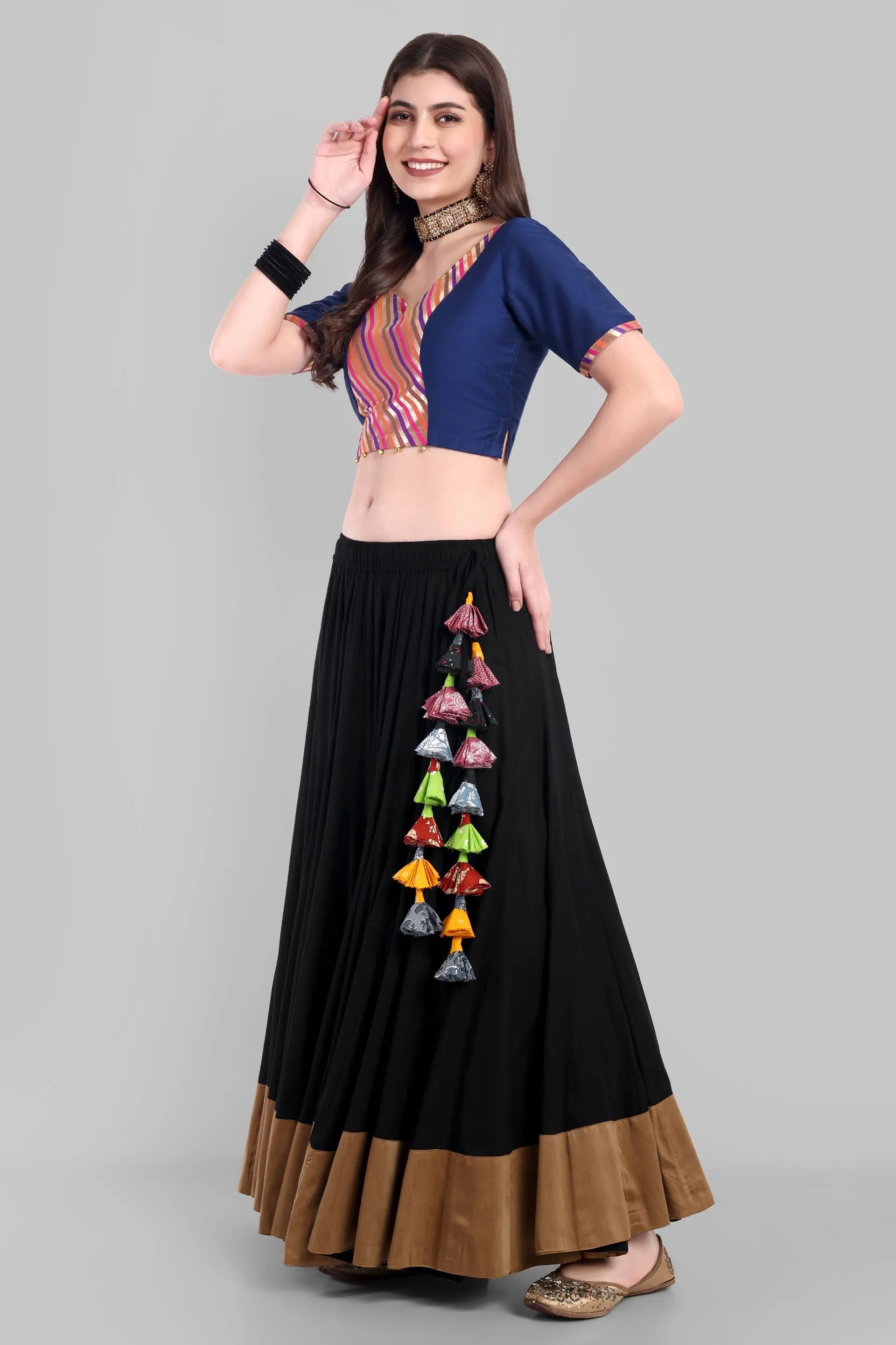 100 Kalis Black Skirt with Old gold Border