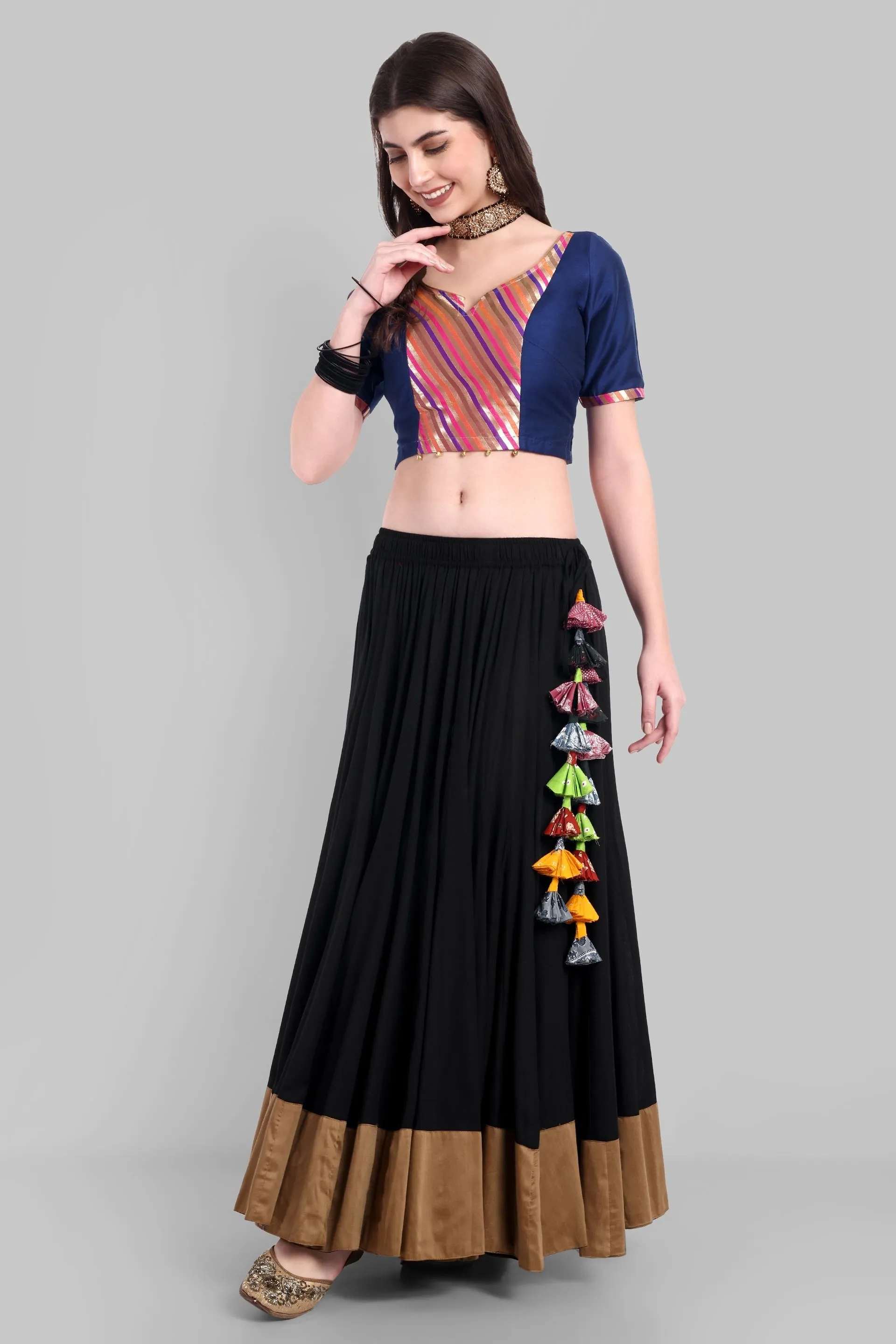 100 Kalis Black Skirt with Old gold Border