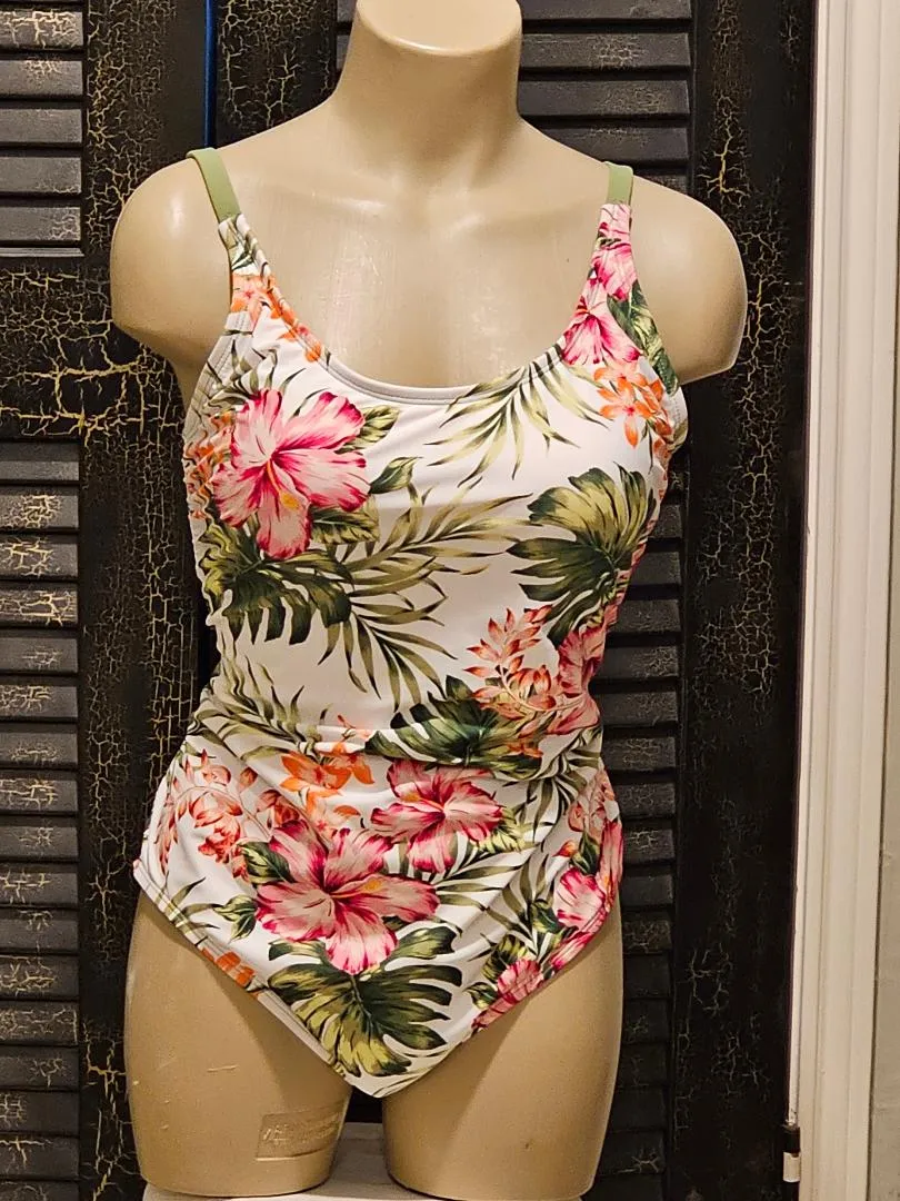 BEAUTIFUL HIBISCUS & PALM LEAVES SWIMSUIT WITH FABULOUS BACK - PERFECT FOR HOT SUMMER DAYS!