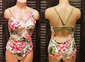 BEAUTIFUL HIBISCUS & PALM LEAVES SWIMSUIT WITH FABULOUS BACK - PERFECT FOR HOT SUMMER DAYS!