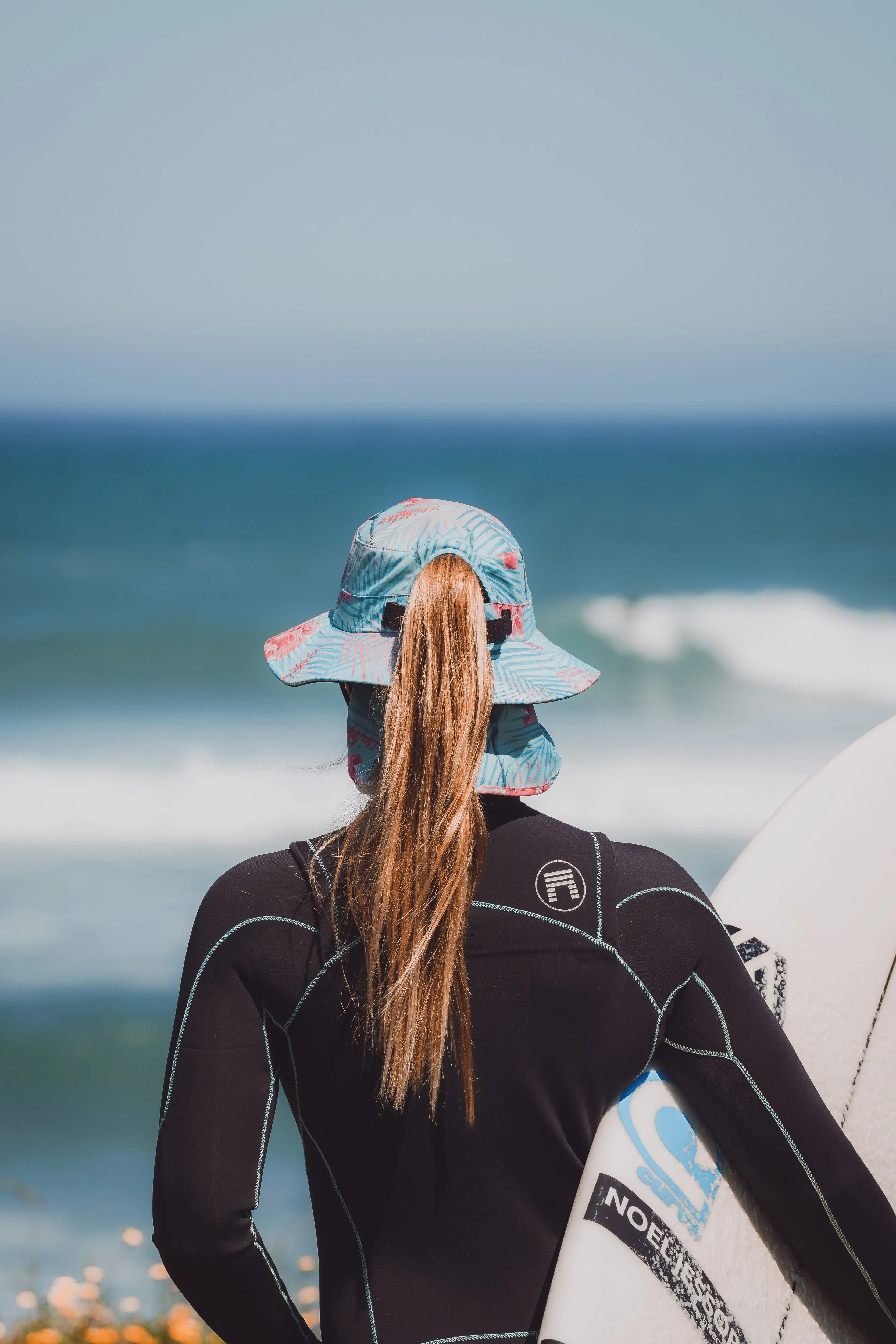 Iris palm surf hat